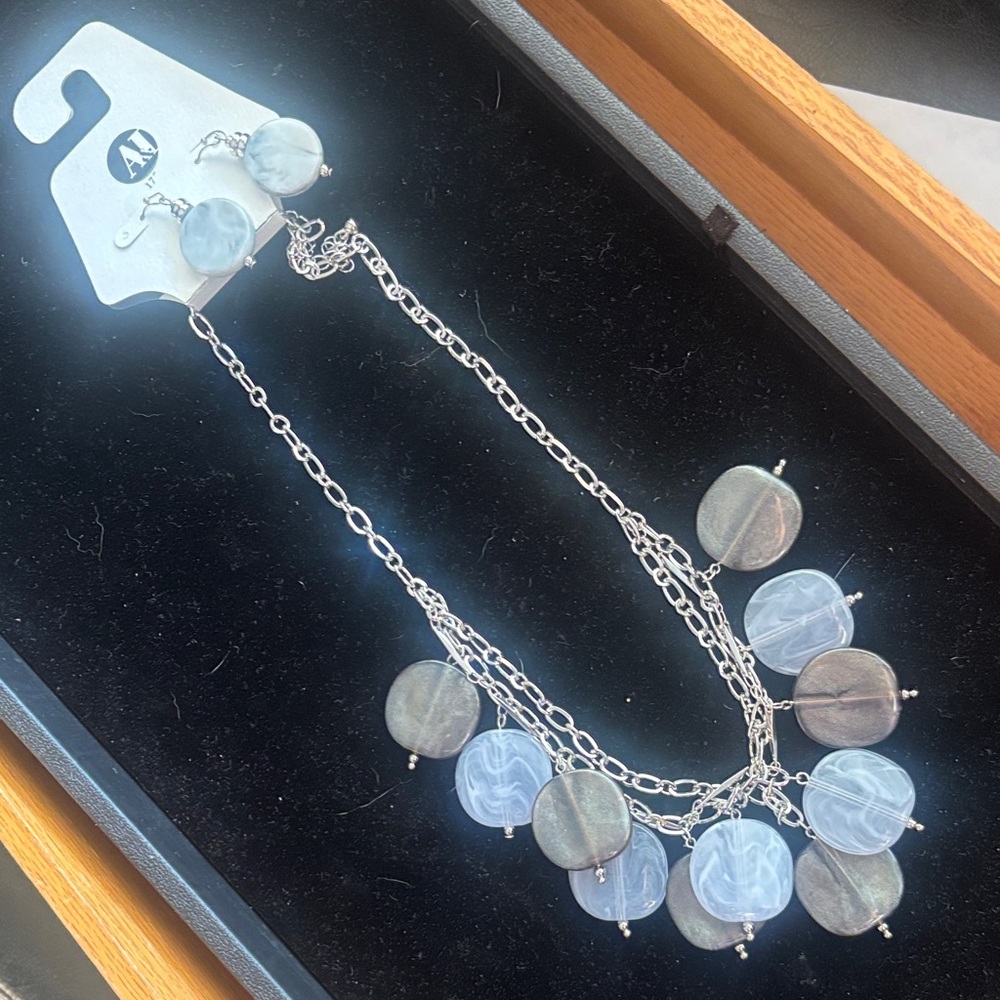 Elegant Silver and Gray stone Necklace Set